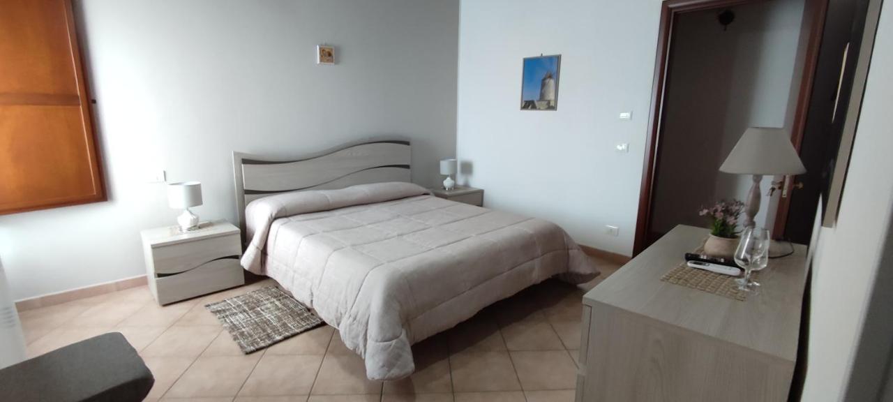 Bed and Breakfast Casolare Nelle Saline Торре-Нубия Экстерьер фото